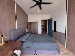 Stylish 4BR Emporis KD, Near EMHub, Segi & Thomson Hospital - 4