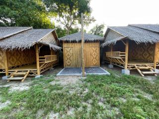 The Bamboo Cabin & Bar - Koh Phaluai - 9