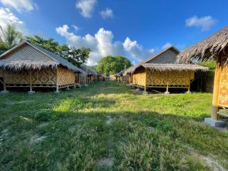 The Bamboo Cabin & Bar - Koh Phaluai - 4