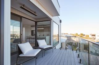 Ninsora by the Sea - A Chic Poolside Sanctuary - 6