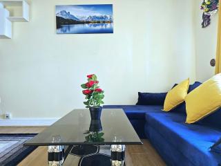 Elegant detached family home Dartford London - 1