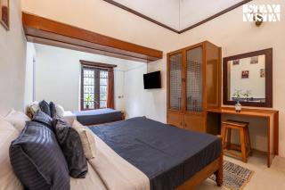 StayVista at Serenity of Sunny Side with TV, Lawn, Lake View - Kodaikanal - 4