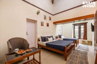 StayVista at Serenity of Sunny Side with TV, Lawn, Lake View - Kodaikanal - 5