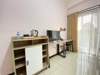 Cozy Living Studio at Gateway Pasteur Apartment By Travelio - 1