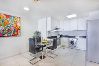 StayShort - Scenic 2BR Near Beach in Princess Tower Marina - 4