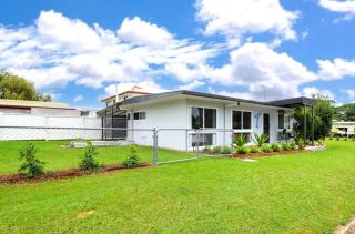 Bogimbah Cottage - Tin Can Bay - 9
