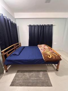 Cozy Third-Floor Room w Balcony - Siliguri - 1