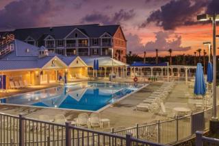 Enjoy mini golf, arcade games, and pools with Family in 2BD Orlando condo - Davenport - 5
