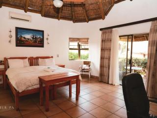 Europa Bed and Breakfast - Beacon Bay - 8