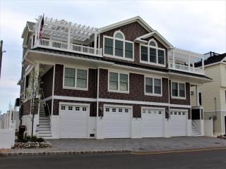 Sunday To Sunday, Elevator, Beach Badges, Roof Top Deck, Wifi, Bay Side 4 Bedroom, 3 Bath Townhouse 14056 - 0