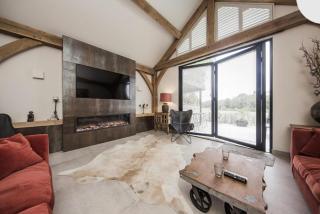 Modern barn style house in Kent countryside - Wrotham - 0