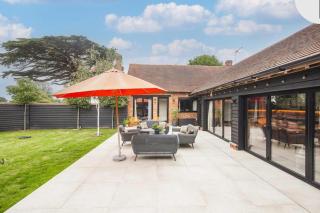 Modern barn style house in Kent countryside - Wrotham - 4