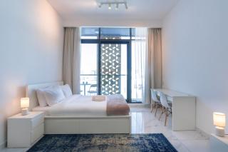 Vibrant Studio with Gym Access - 4