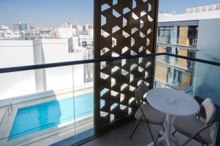 Vibrant Studio with Gym Access - 7