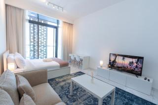 Vibrant Studio with Gym Access - 3