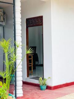 Shanika Guest & Villa - 8