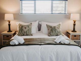 Cape Select Luxury Accommodation - Durbanville - 6