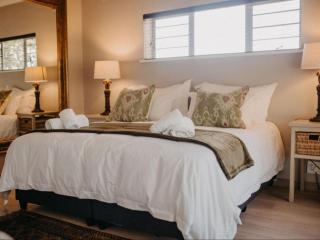 Cape Select Luxury Accommodation - Durbanville - 4