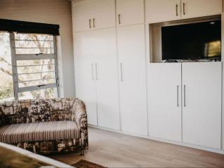 Cape Select Luxury Accommodation - Durbanville - 2