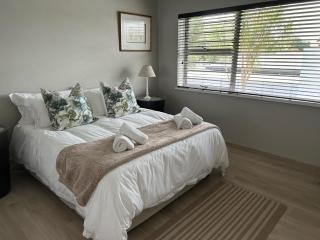 Cape Select Luxury Accommodation - 8