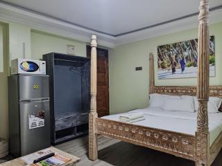 Nimmoh's Riverside Apartments with Pool & Breakfast - Nanyuki - 5