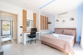 M&B Luxury Villa - Haraki - 2