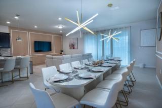 16204 Luxurious 10-Bedroom Home W- Pool Near Disney - Orlando - 0