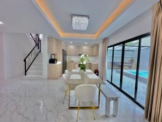 Tagvilla Bongkot Pool Villa in Pattaya 4 Bedroom - 7