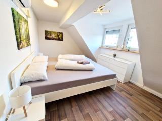 Zauberhafte Dachwohnung zum Träumen bei EuropaPark - Rheinhausen - 7