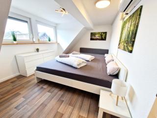 Zauberhafte Dachwohnung zum Träumen bei EuropaPark - Rheinhausen - 3