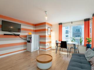 Modern 2-Bdr Flat in Edinburgh - Pass the Keys - 2