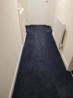 Central 2 Bed Home - Parking Ev point Garden - Huddersfield - 4