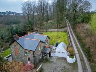 Woodcocks House - 3 Bedroom Holiday Home - Kilgetty - 0