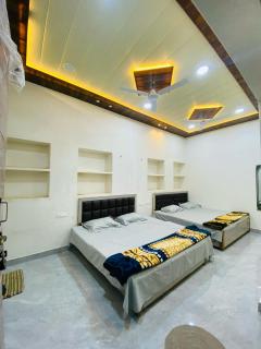 Vishwanath guest house - Varanasi - 1