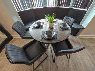 Luxury Seaside Apartments with Free Parking - 9