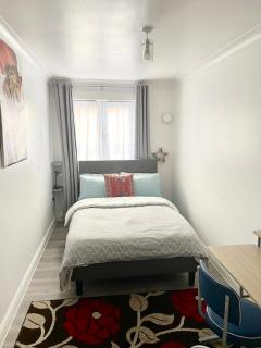 The Grand Forsyth Apartment - Two bedroom - Dagenham - 4