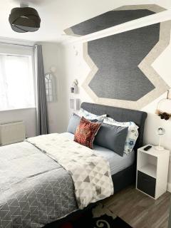 The Grand Forsyth Apartment - Two bedroom - Dagenham - 2