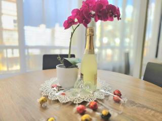 The Harmony Luxe Torremolinos City Center With seasonal pool Free wifi and Netflix BY NAMASTE ELITE - Torremolinos - 8