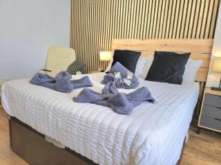 The Harmony Luxe Torremolinos City Center With seasonal pool Free wifi and Netflix BY NAMASTE ELITE - Torremolinos - 3