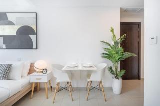 StayShort - Chic Marina-View Studio in Bay Central Marina - 6