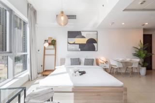 StayShort - Chic Marina-View Studio in Bay Central Marina - 3