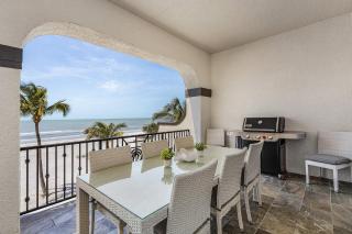 Curious Tides Gulf-Front 10BR Estate- Private Pools, Spas, Views townhouse - Fort Myers Beach - 8