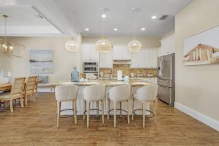 Curious Tides Gulf-Front 10BR Estate- Private Pools, Spas, Views townhouse - 4