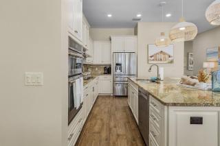Curious Tides Gulf-Front 10BR Estate- Private Pools, Spas, Views townhouse - Fort Myers Beach - 3
