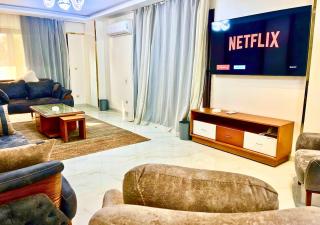 Modern 3BR Apartment - Prime Dokki Location - Il Cairo - 0