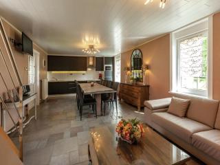 Large cottage overlooking the sunny courtyard with fountain - Le Bizet - 8