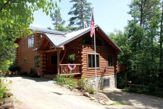Deluxe Log Cabin with a Hot Tub in the Smoky Mountains of North Carolina - 0