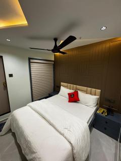 Hotel Maruti - Surat - 4