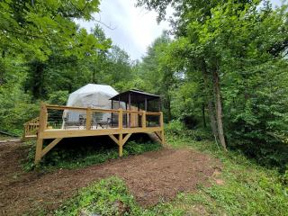 Pet-Friendly Glamping Dome Rental for Relaxing Escapes near Boone, NC - Purlear - 2