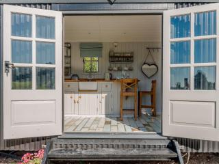 The Hut At Hole Farm - Alderbury - 8
